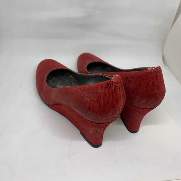 Vaneli Wedges - Picture 3 of 4